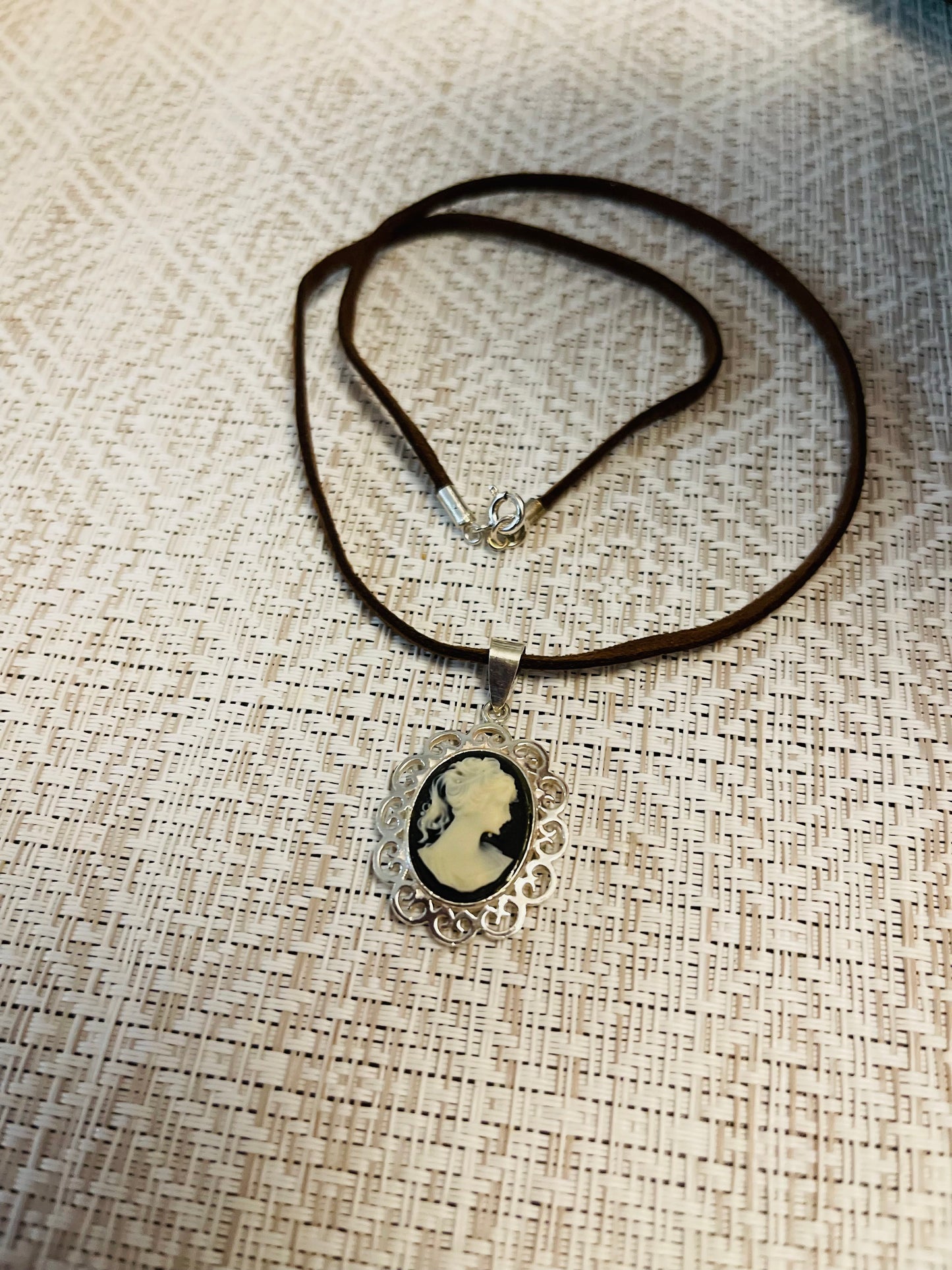 925 Sterling Silver Carmel oval Pendants on 18"necklaces for men/women/Teens